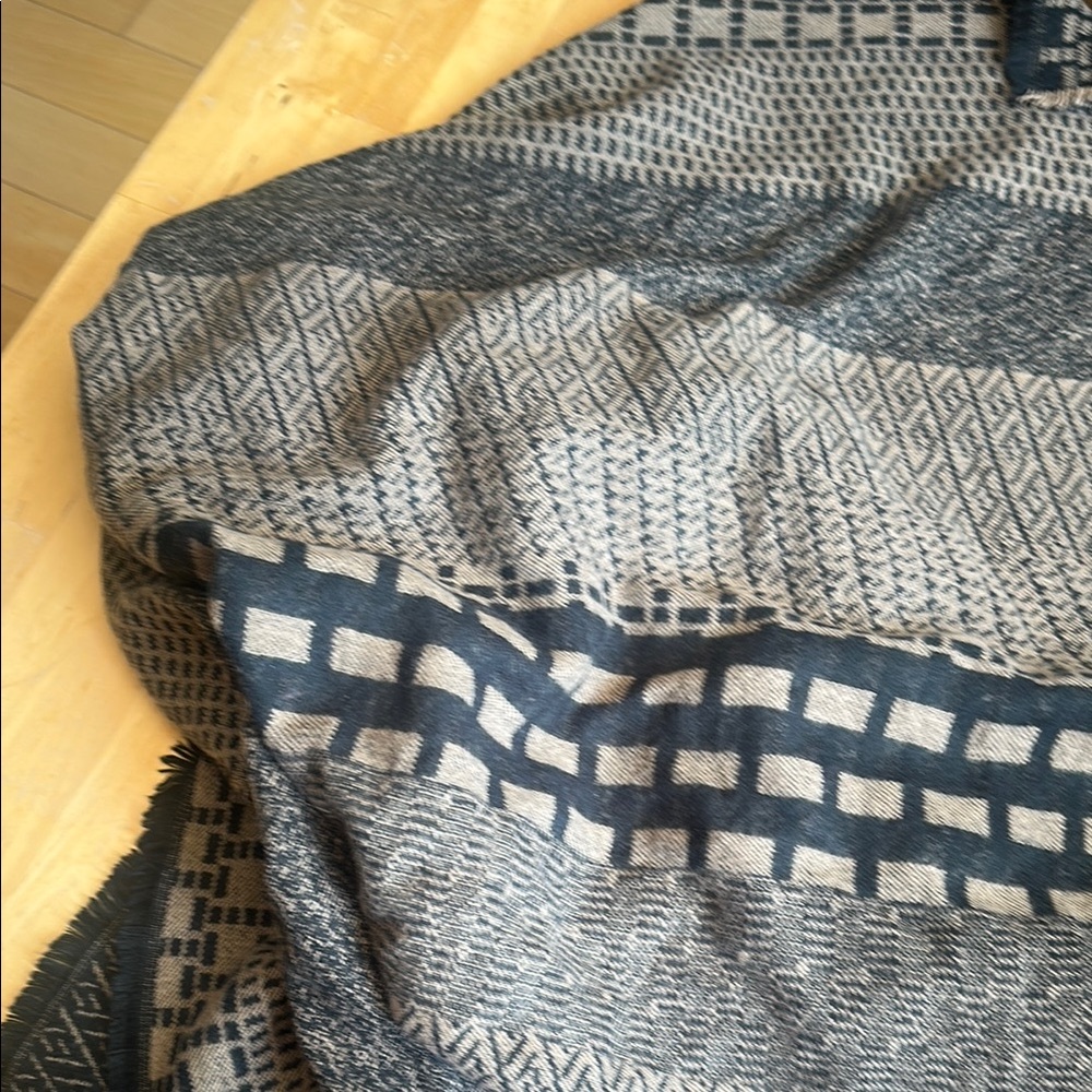 Geometric Patterned Scarf